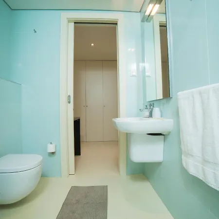 Guest - Cedofeita Apartment Porto
