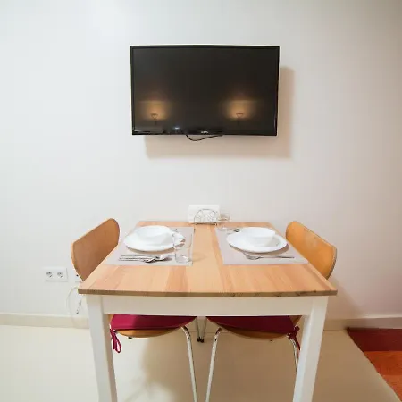 Guest - Cedofeita Apartment Porto