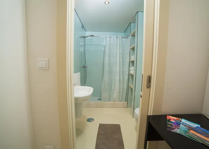 Guest - Cedofeita Apartment Porto